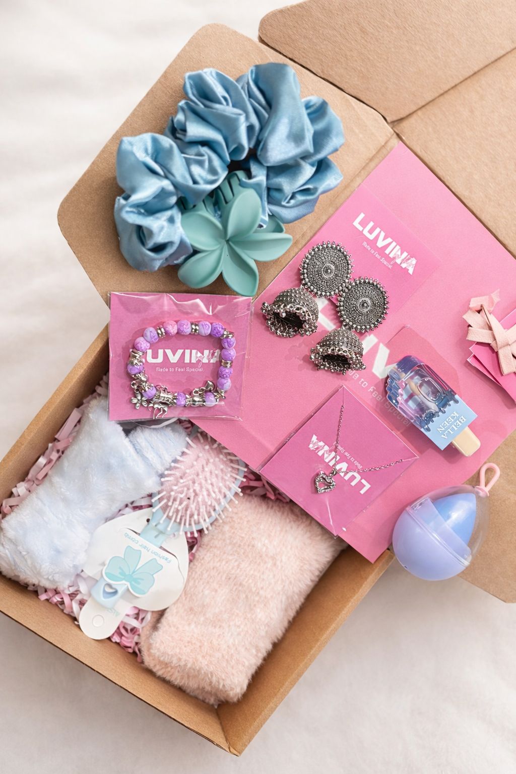 Affordable gift hamper for girls under 700 rupees in India